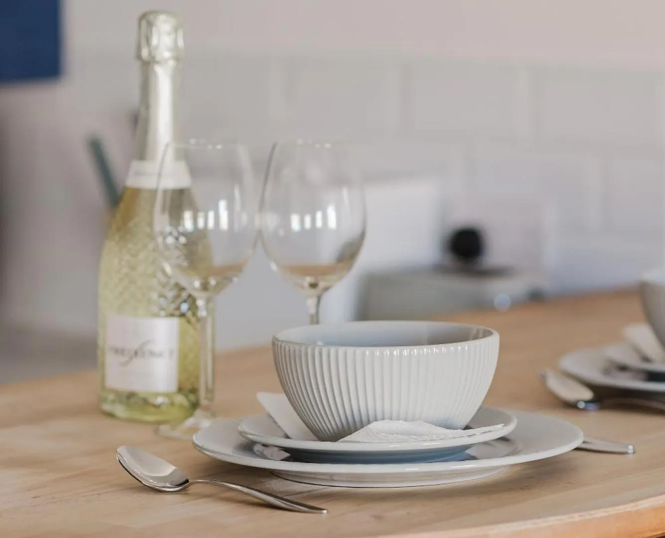 Newly Renovated Stylish Urban Modern 2Bed 1Bath E14 Flat Apartment London United Kingdom
